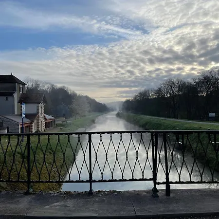 L Ecole Buissoniere, Haute-marne * Riaucourt